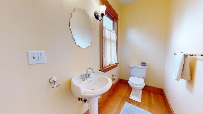 Building Photo - The Perfect Restored University Heights Home -available for rent now!