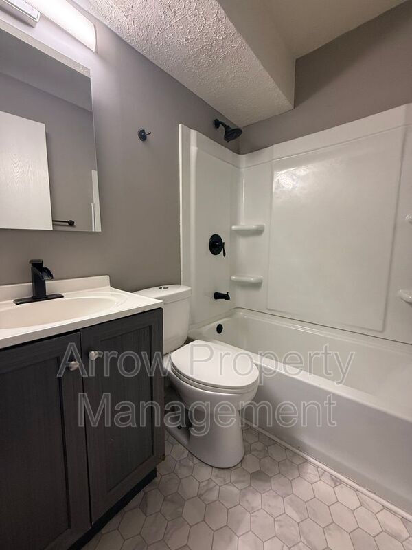 Building Photo - 1215 E Street-7