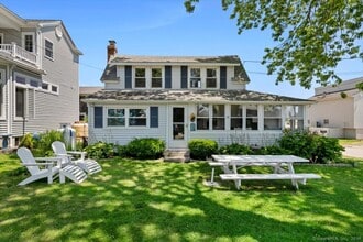 Building Photo - 8 Hill Ave