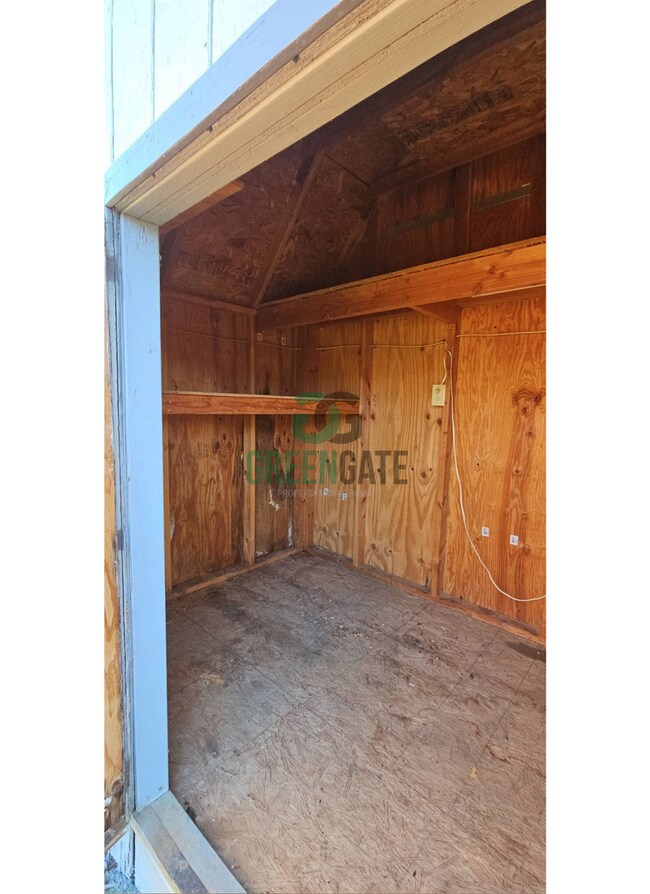 Building Photo - Now Available! Spacious 3 Bedroom, 2 Bathroom Home.