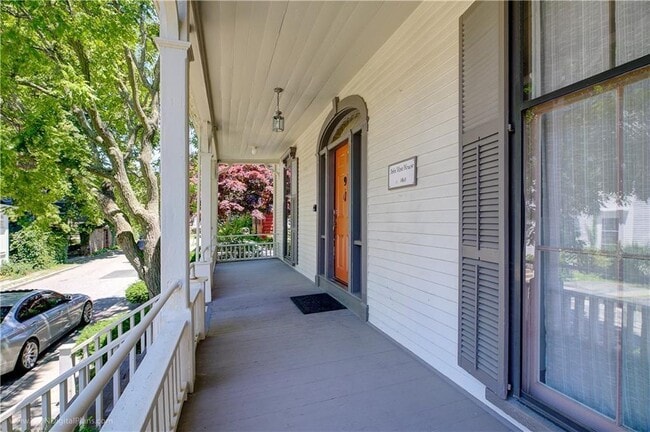 Building Photo - 9 Whitfield Pl