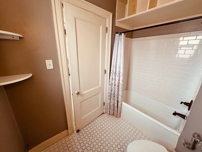 Building Photo - 7 W Philadelphia St