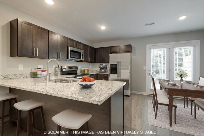 Building Photo - 225 Woodland Vly Ln
