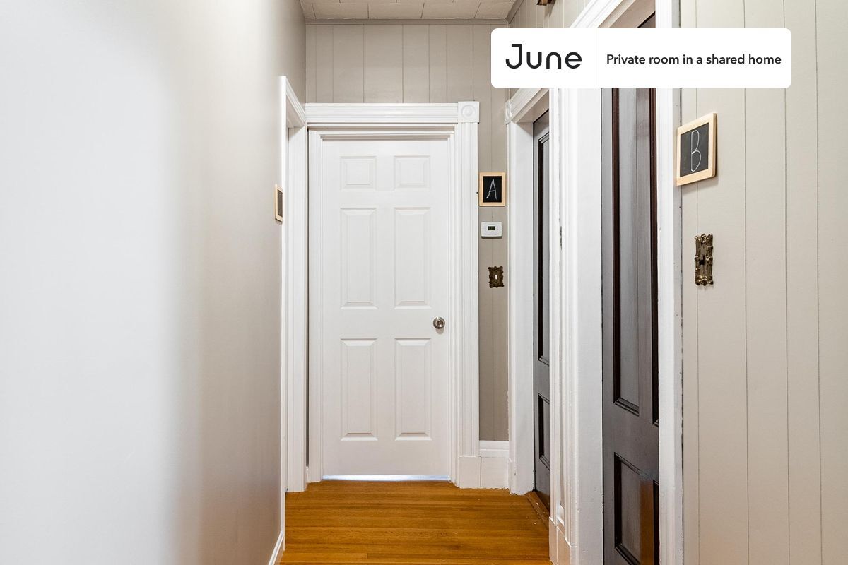 Building Photo - Room in Shared 5 bed/1 bath home