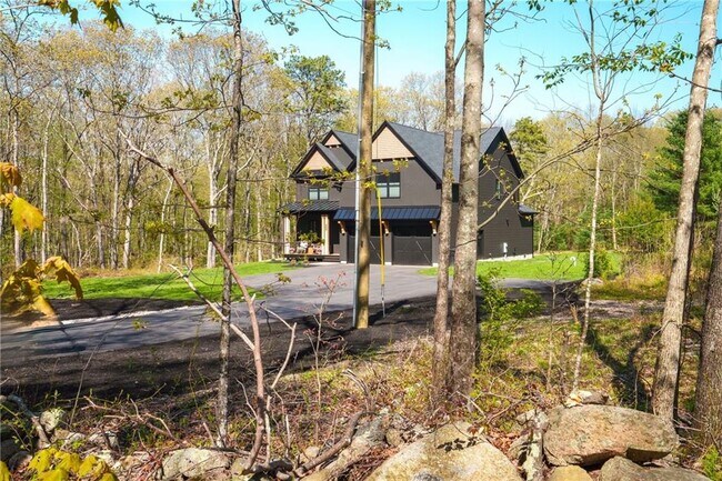 Building Photo - 450 Carrs Pond Rd