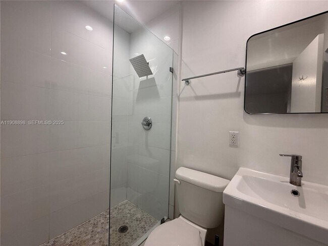 Building Photo - 540 NE 67th St