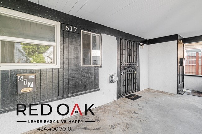 Building Photo - 617 S Soto St