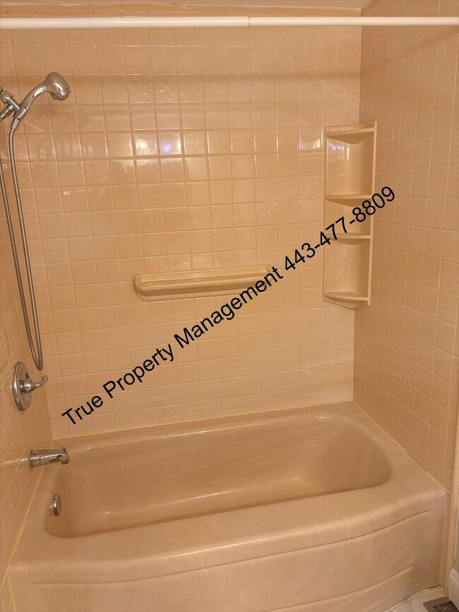 Building Photo - Cozy 2 Bedroom Home in West Baltimore