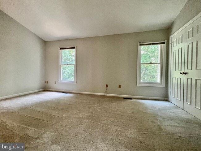 Building Photo - 10611 Pine Haven Terrace