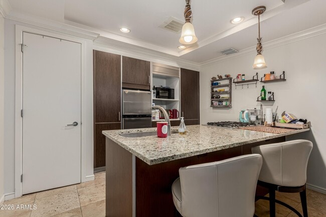 Building Photo - 7137 E Rancho Vista Dr