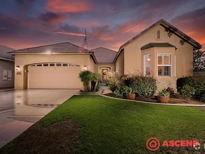 Building Photo - 3 Bedroom Home In Stockdale Ranch Area!