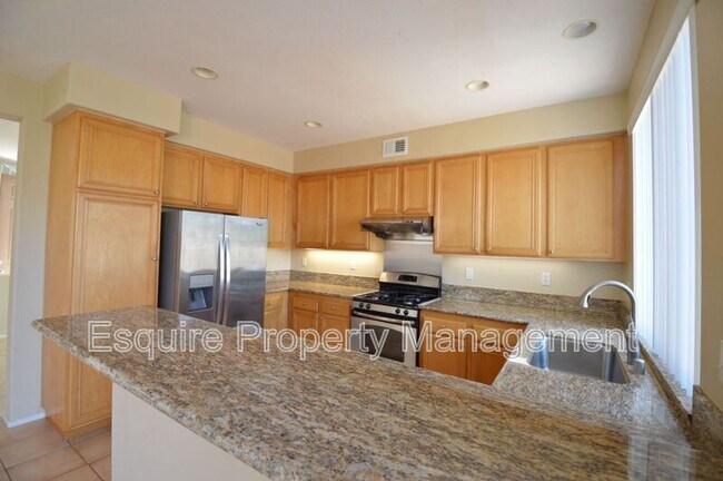 Building Photo - 2024 Via Arandana
