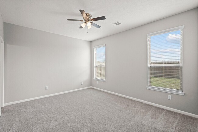 Building Photo - 2547 Hawthorn Park Ct