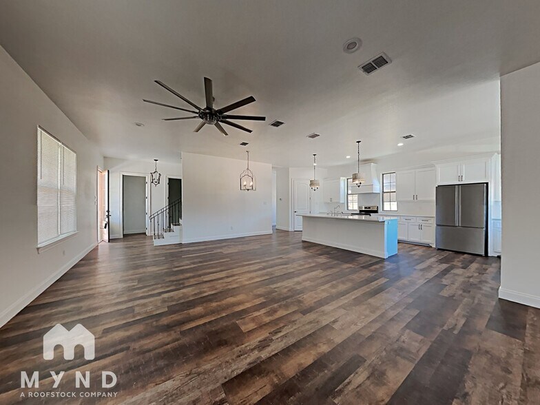 Building Photo - 1206 Comanche Cove Dr