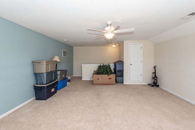 Building Photo - 4 Bedroom, 2.5 Bathroom Home in Brownswood...