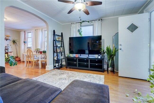 Building Photo - 284 Benton St