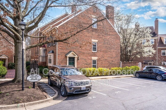 Building Photo - 1203 Michigan Ct