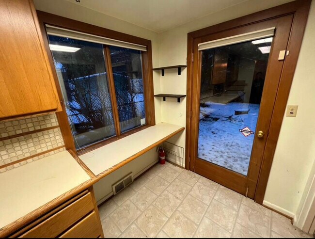 Building Photo - 14517 Sunnyside Ave N