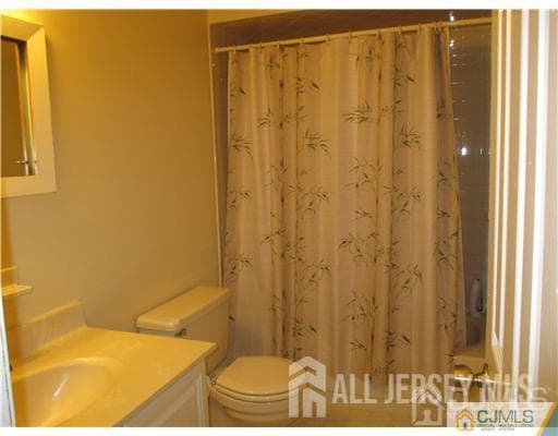 Building Photo - 1406 Woodbridge Commons Way