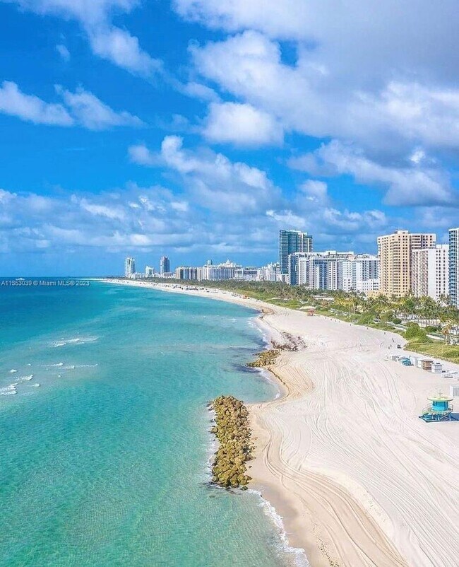 Building Photo - 385 NE 82nd Terrace