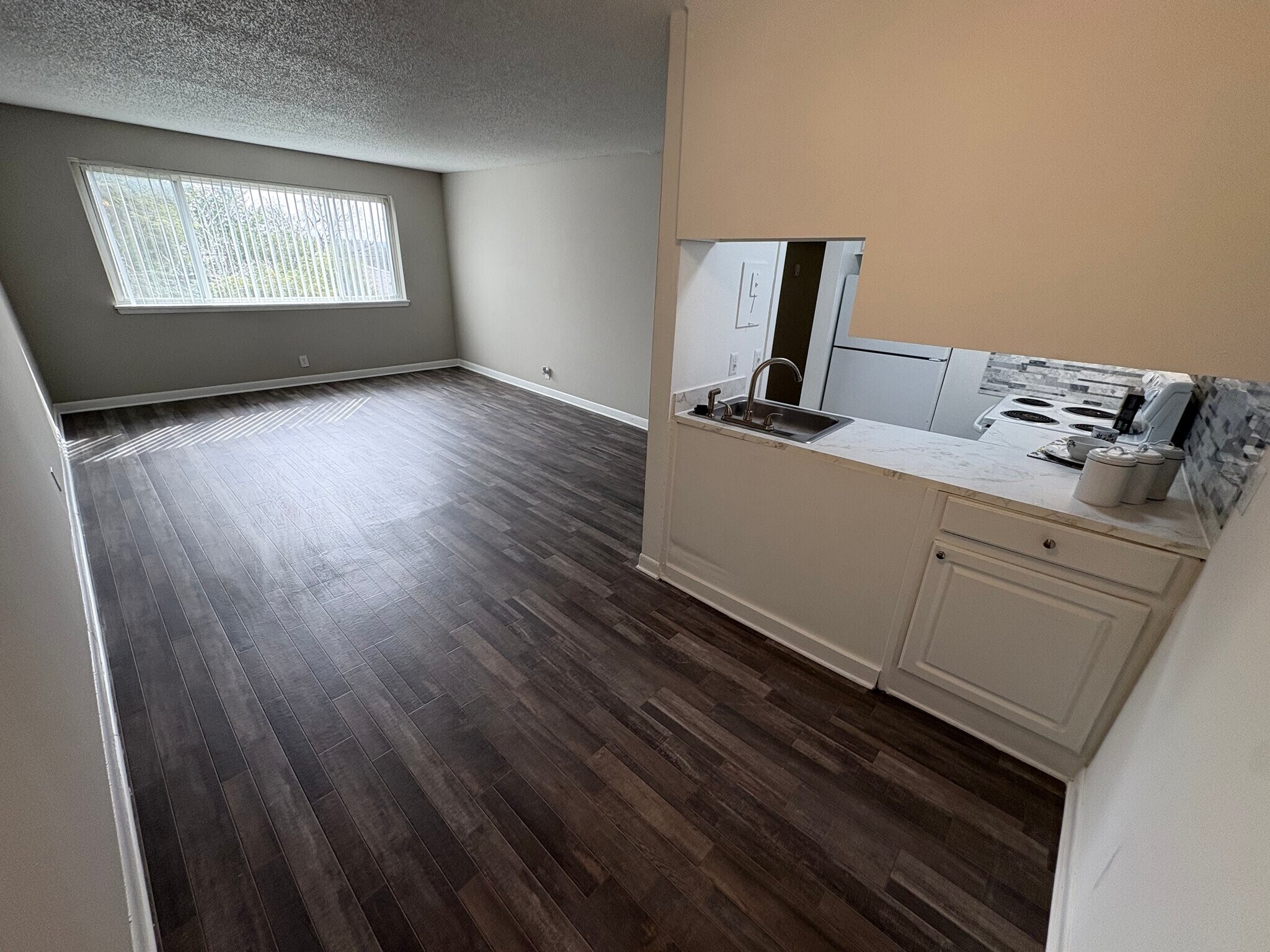 Building Photo - 1005 Hickory Hill Ln