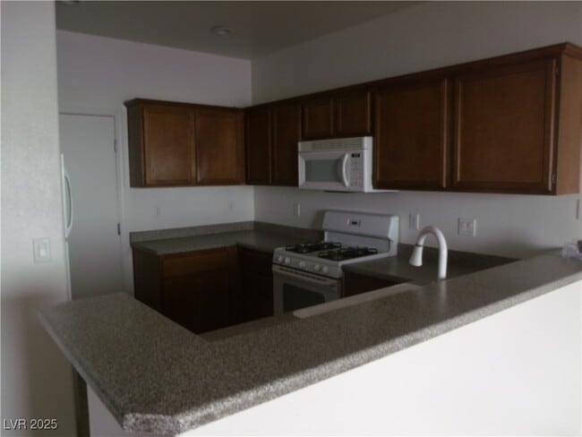 Building Photo - 6206 Standing Elm St