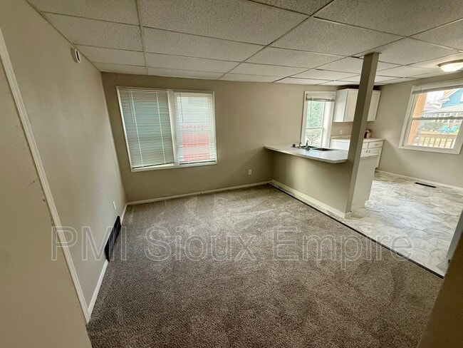 Building Photo - 316 N Sherman Ave