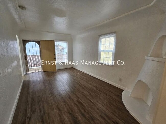 Building Photo - 824 Belmont Ave