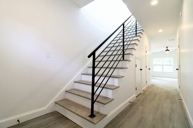 Building Photo - 101 Independence Ln