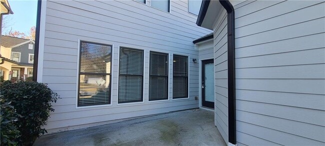 Building Photo - 3752 Memphis Dr