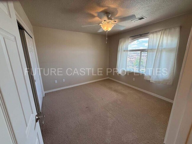 Building Photo - 1114 Blue Sage Rd NE