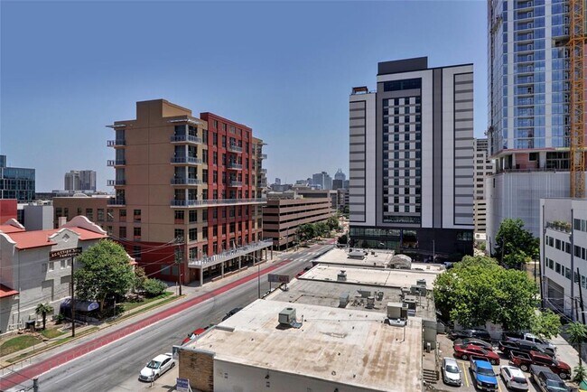 Building Photo - 1800 Lavaca St