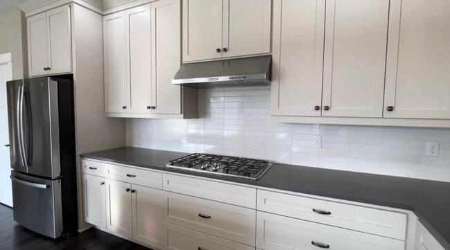 Building Photo - Beautiful Single Story Home!! 3 bed/2 bath with Open Floor Plan and Large Yard!!