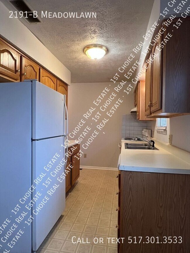 Building Photo - 2191-B Meadowlawn-