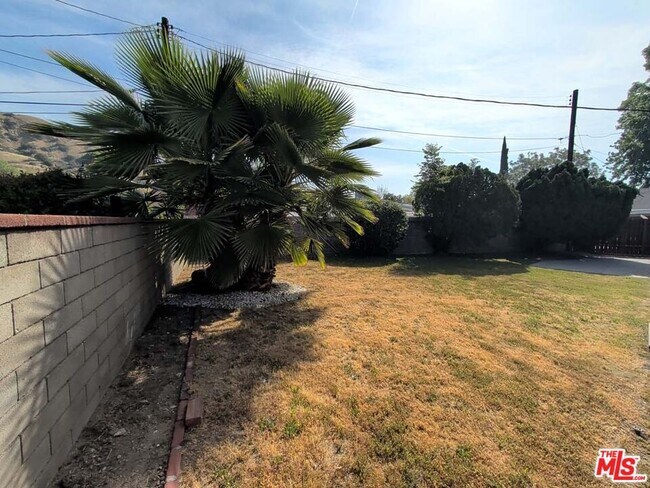 Building Photo - 7758 N Glenoaks Blvd