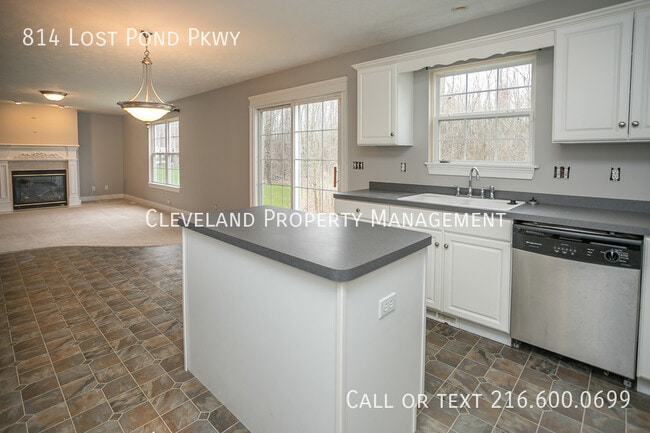 Building Photo - 814 Lost Pond Pkwy