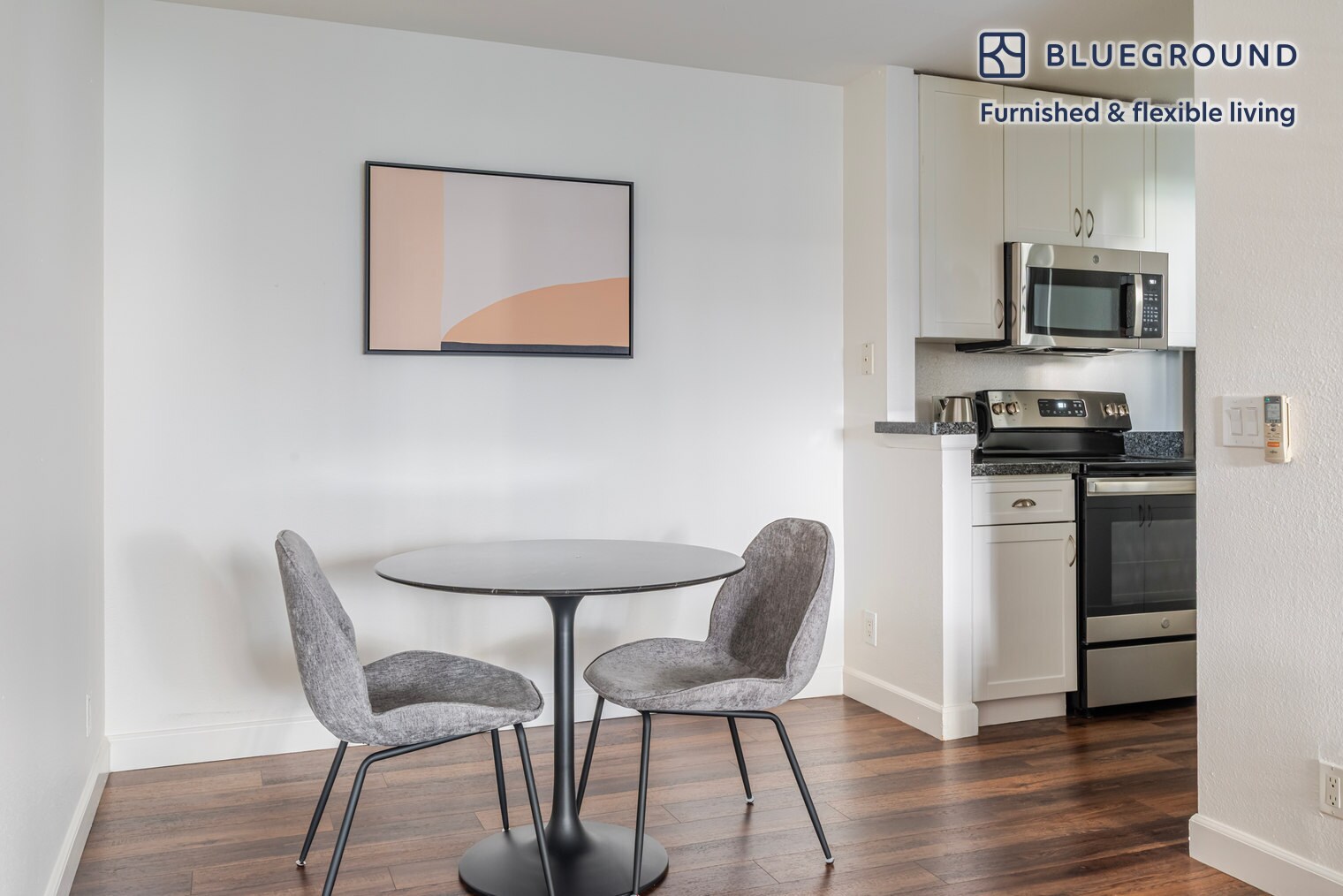 Building Photo - 900 Pepper Tree Ln