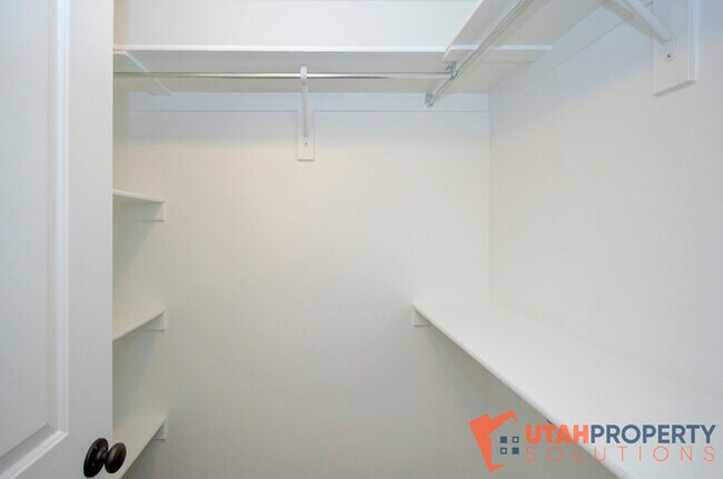 Building Photo - 5348 W South Jordan Pky