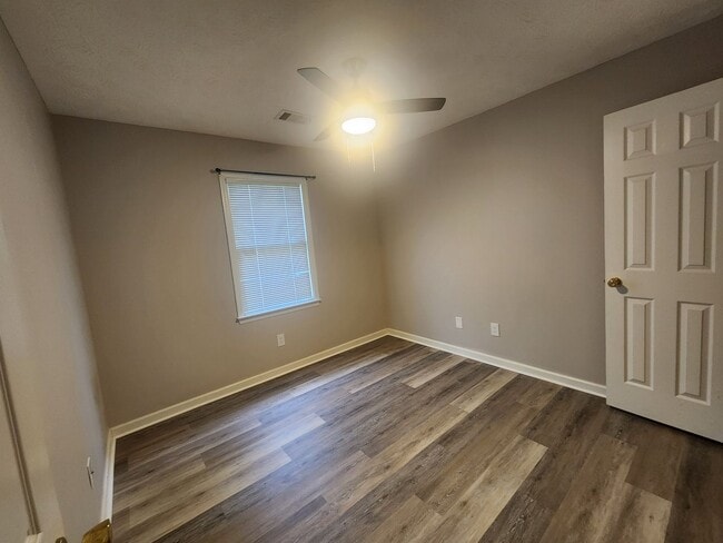 Building Photo - 6523 Fairfax Way