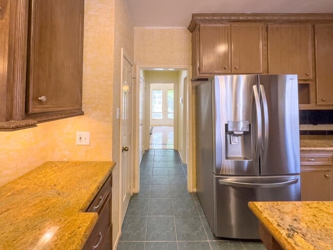 Building Photo - 16714 Colony Terrace Dr