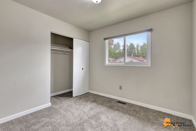 Building Photo - Charming 3 Bedroom Ranch Style Home in East Anchorage