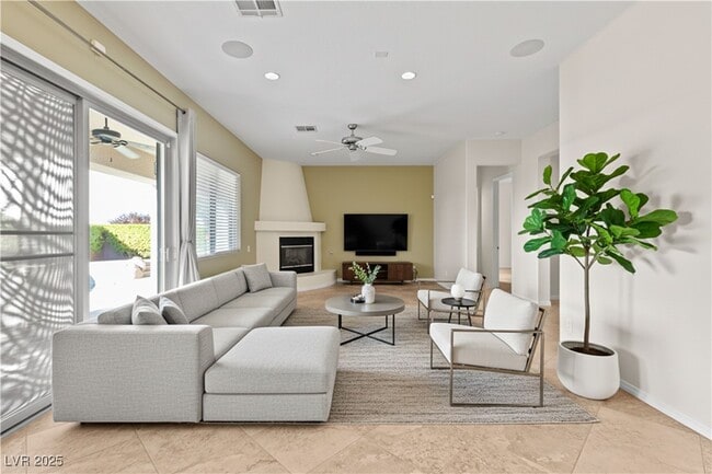 Building Photo - 2685 La Boutique St