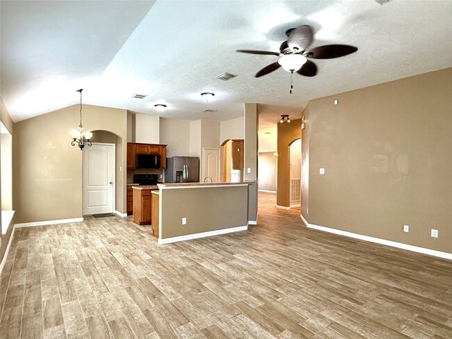 Building Photo - 10022 Driftwood Park Dr