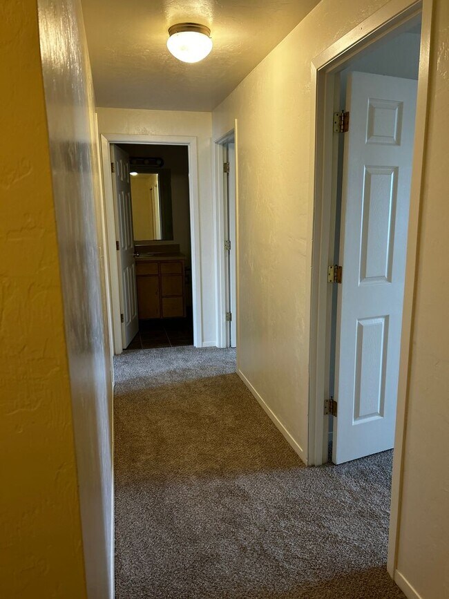 Building Photo - 858s9