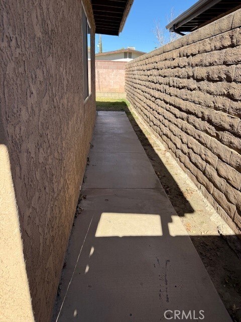 Building Photo - 453 E Lancaster Blvd