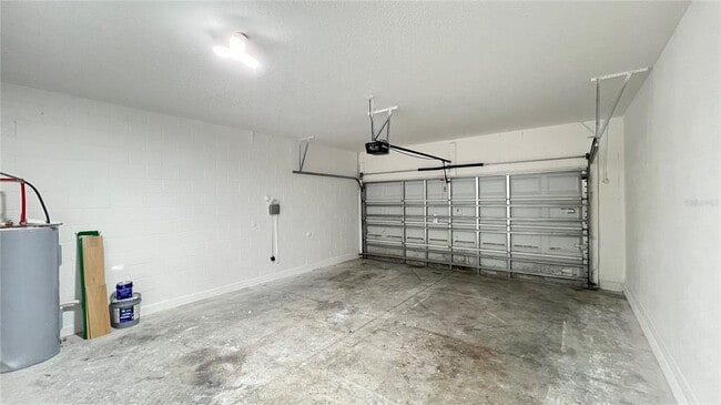 Building Photo - 16048 Yelloweyed Dr