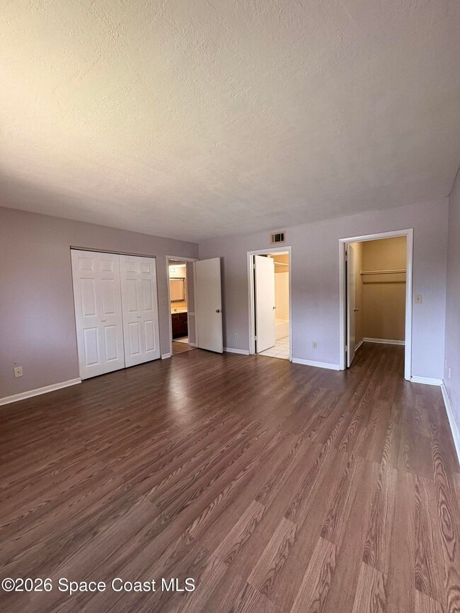 Building Photo - 2101 Forest Knoll Dr NE