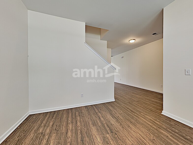 Building Photo - 149 Orion Way