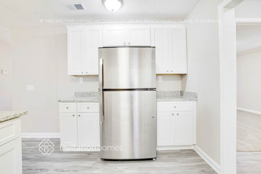 Building Photo - 3197 Delhi Dr