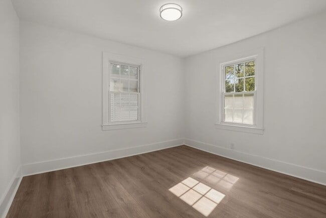 Building Photo - 1326 Ardee Ave